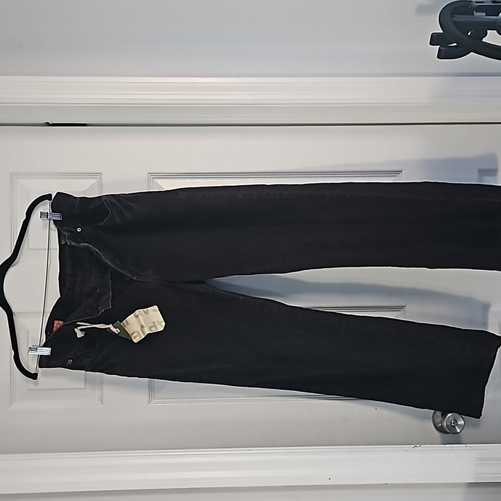 NWT. GAP MEN'S STRAIGHT-FIT CORDUROY JEANS. SIZE 33X30. COLOR DARK BROWN